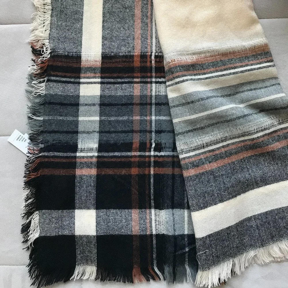 Scarf - Picture 2 of 7